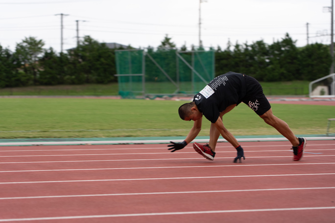 'Video thumbnail for Fastest 100m on all fours'