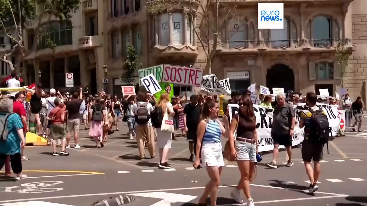 'Video thumbnail for New demonstrations in Spain against overtourism'