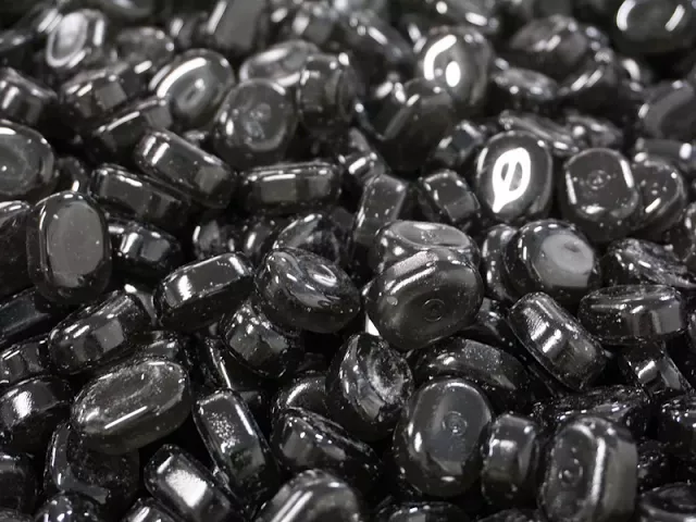 Video thumbnail for How Jakemans menthol sweets are made