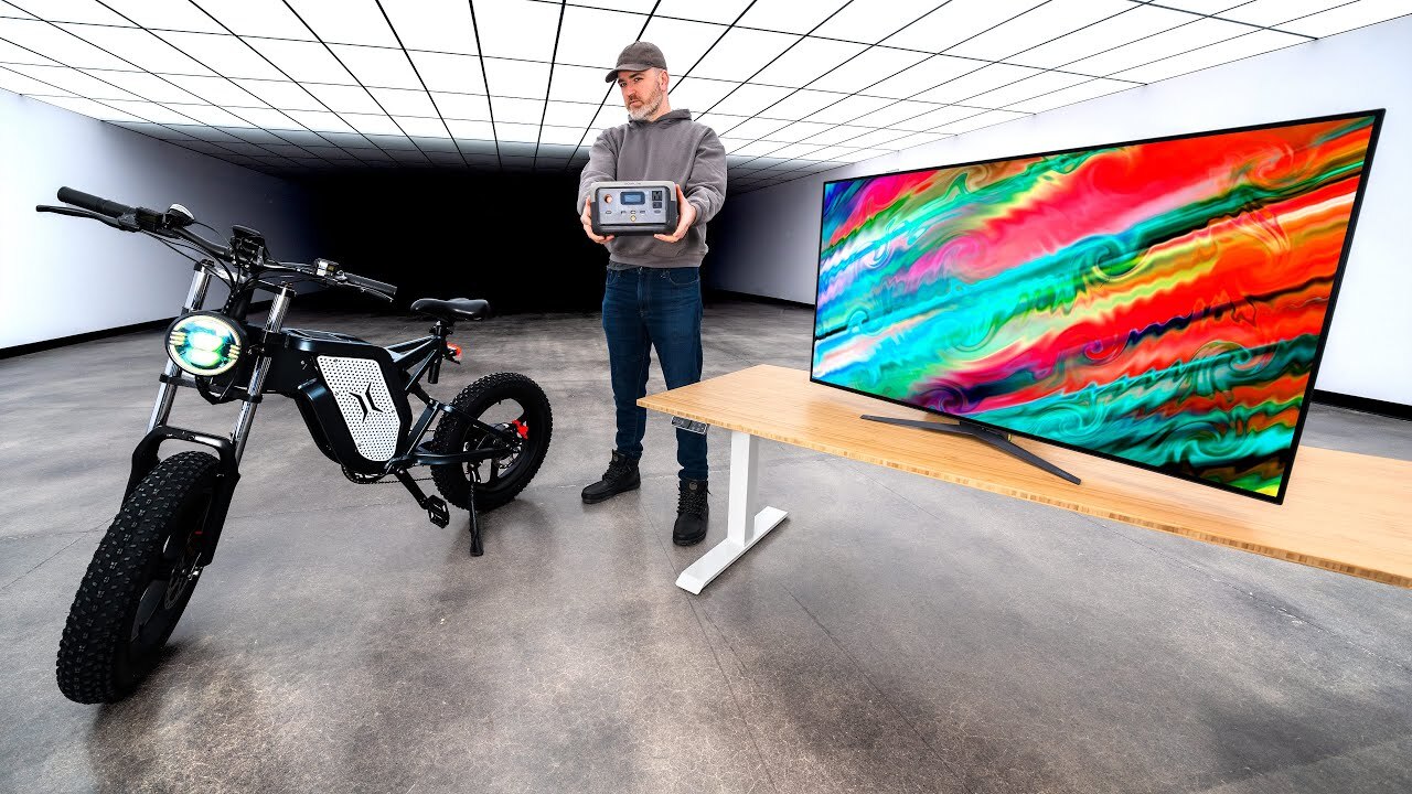 'Video thumbnail for 10 Cool Gadget Deals for Holiday 2022'