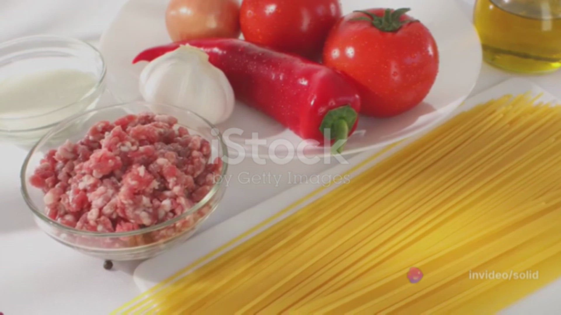'Video thumbnail for Easy Recipe for Classic Spaghetti Bolognese'