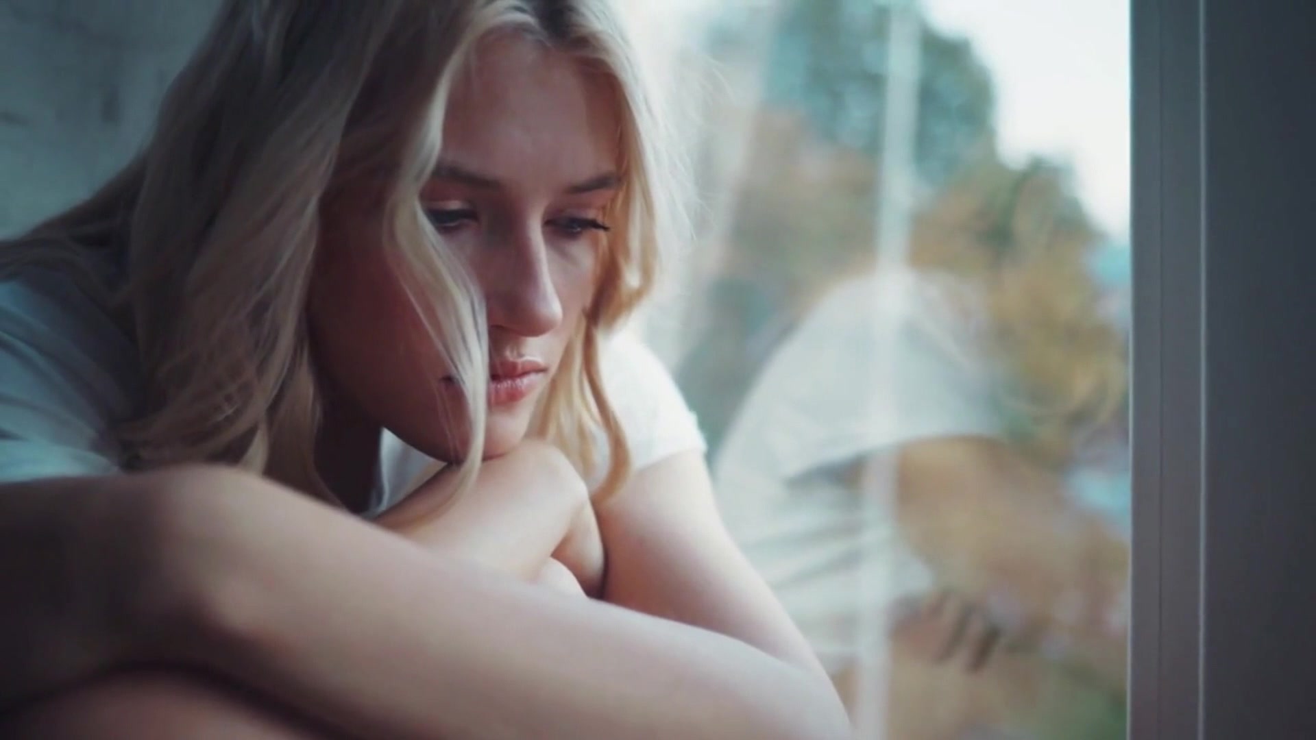 Video thumbnail for  Feeling Alone? A Path to Feeling Whole Again