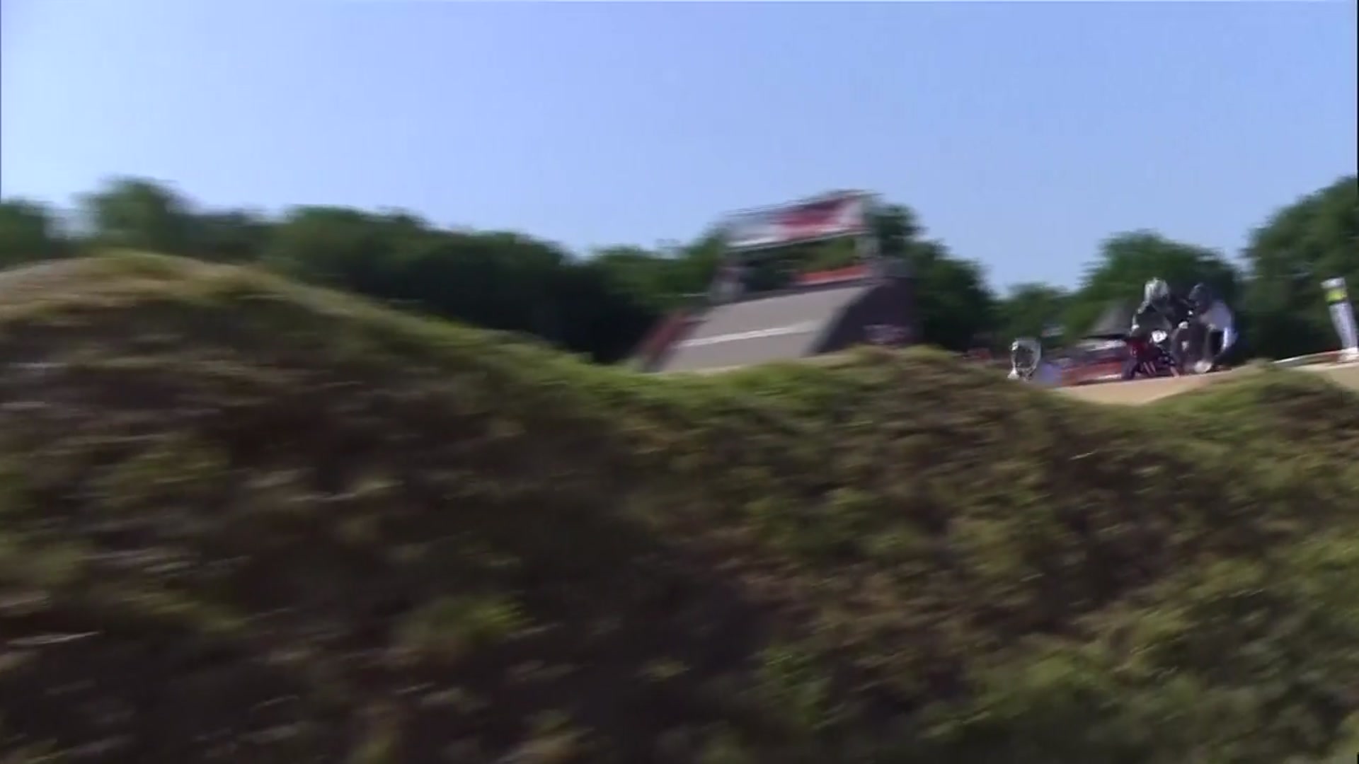 'Video thumbnail for BMX drama! Bearman and Smulders shine in Elite World Cup Round 3'
