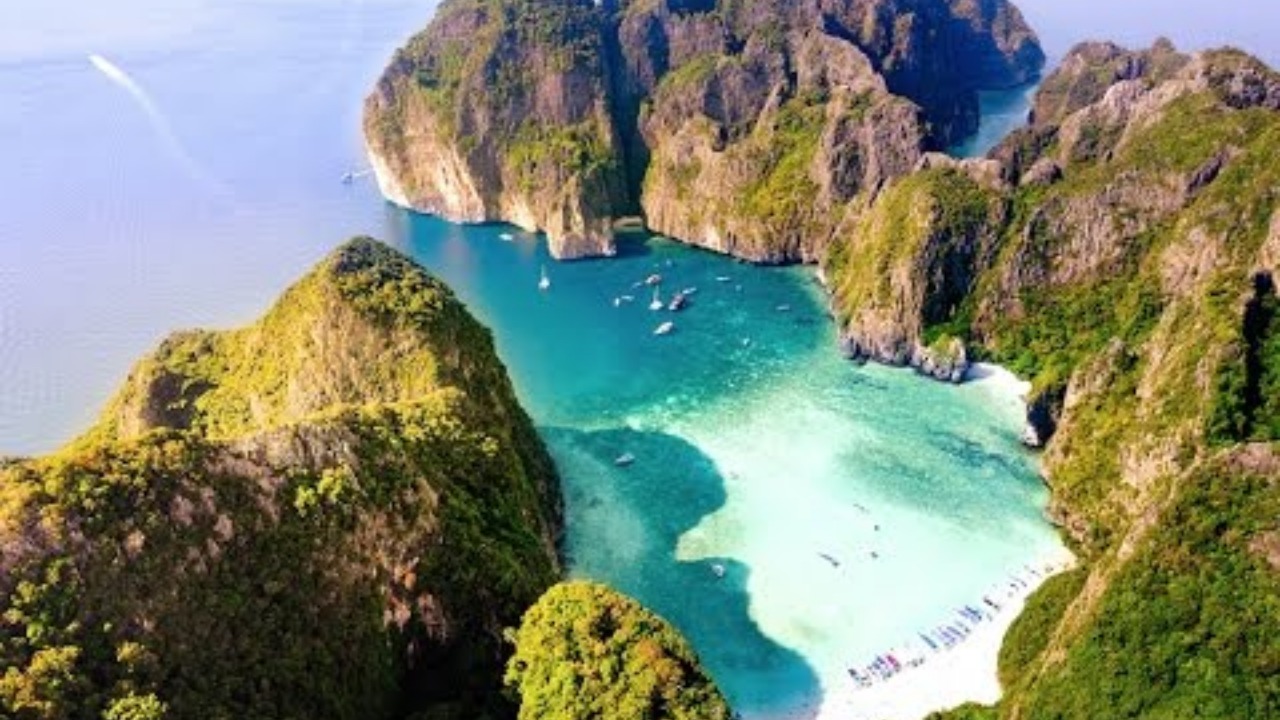 Video thumbnail for FLYING OVER THAILAND (DJI Mavic Pro)