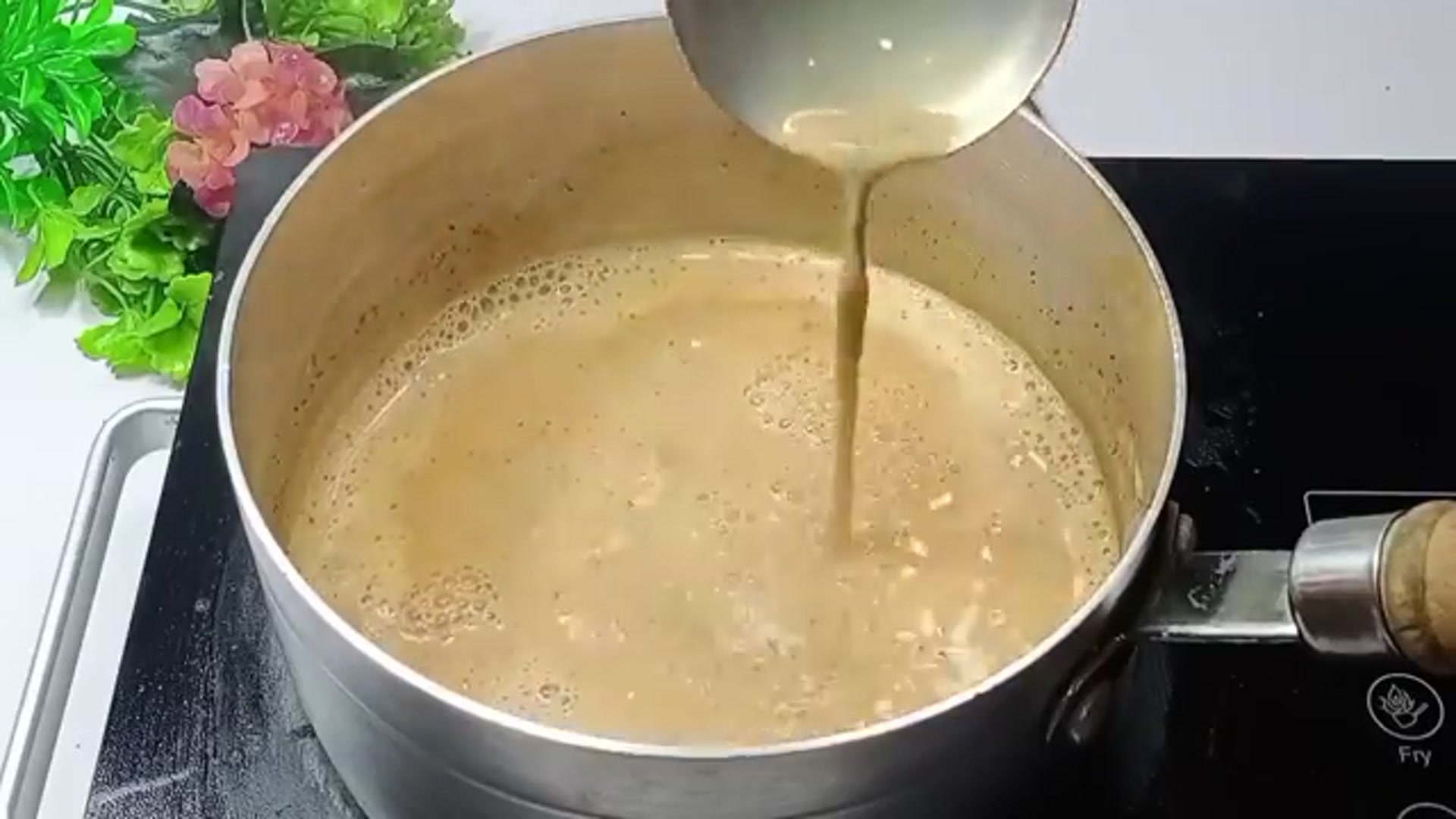 Video thumbnail for کڑک-لذیذ-چائے-میرے-طریقے-سے-بنائیں-اور-س_83