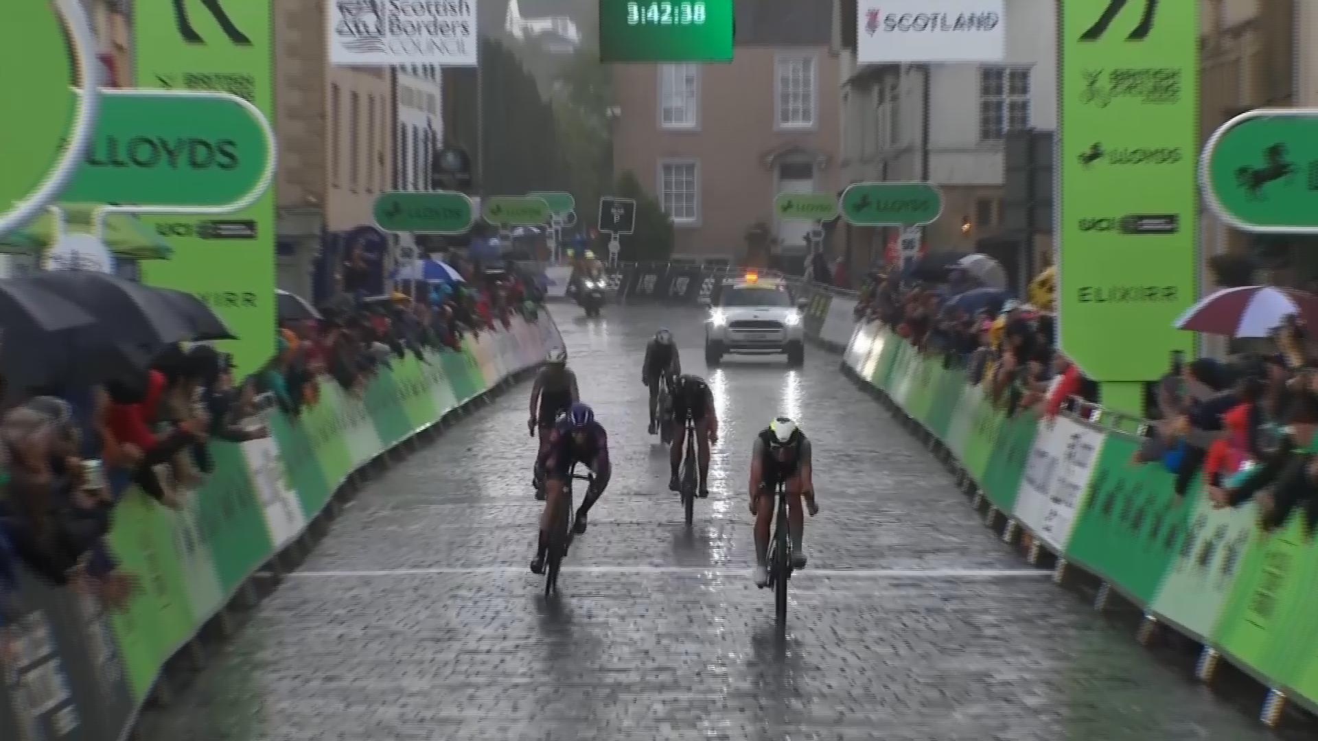 'Video thumbnail for Cat Ferguson wins stage 3 and takes lead of Tour of Britain Women'