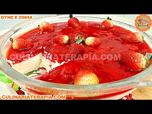 'Video thumbnail for Sobremesa Delícia Cremosa de Coco e Morango - Receita Fácil'