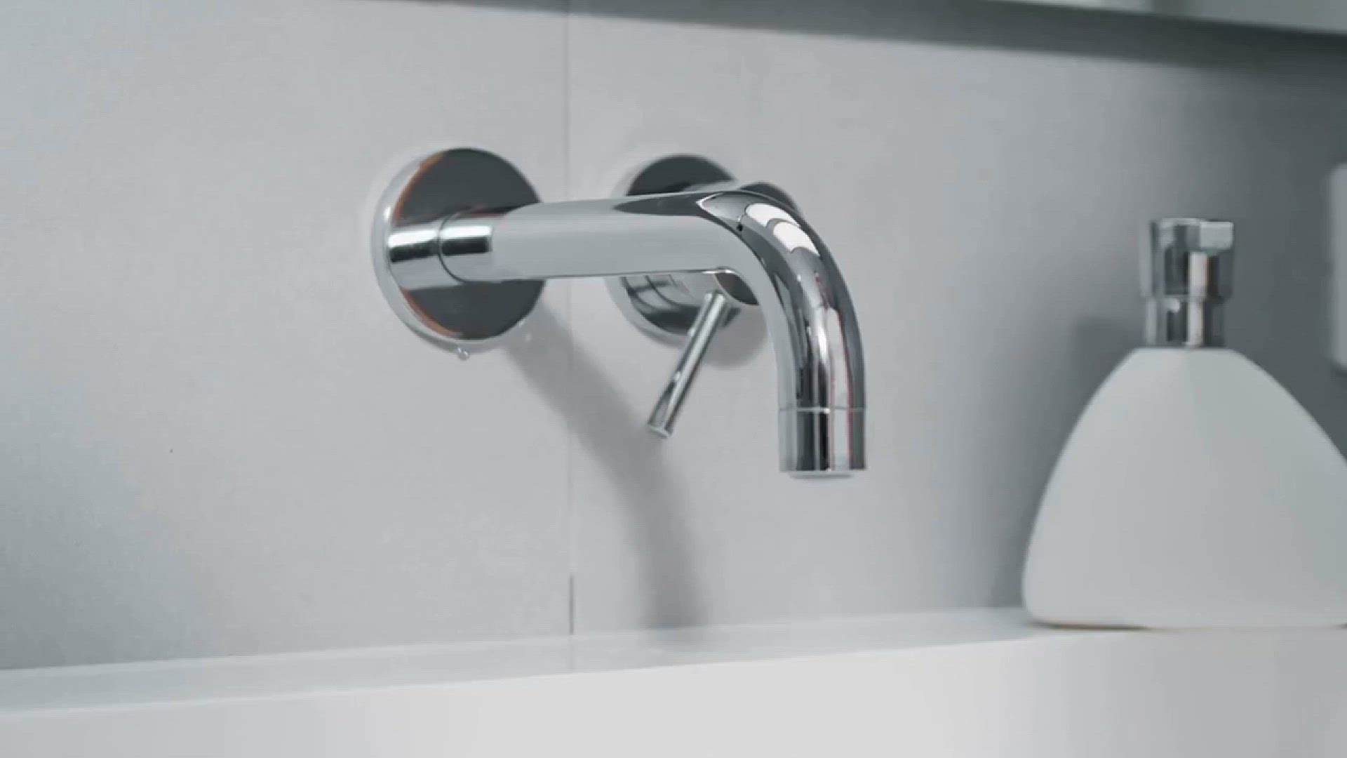Video thumbnail for Norovirus Outbreak Symptoms, Prevention & Treatment - Stay Safe
