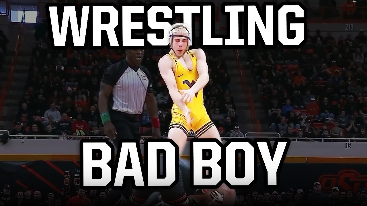 Video thumbnail for Referee stops wrestler's unhinged celebration | Things You Missed