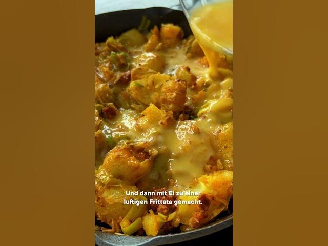 'Video thumbnail for Unsere deftige Kartoffelpfanne mit Chorizo und Feta, die man probiert haben muss! #shorts'