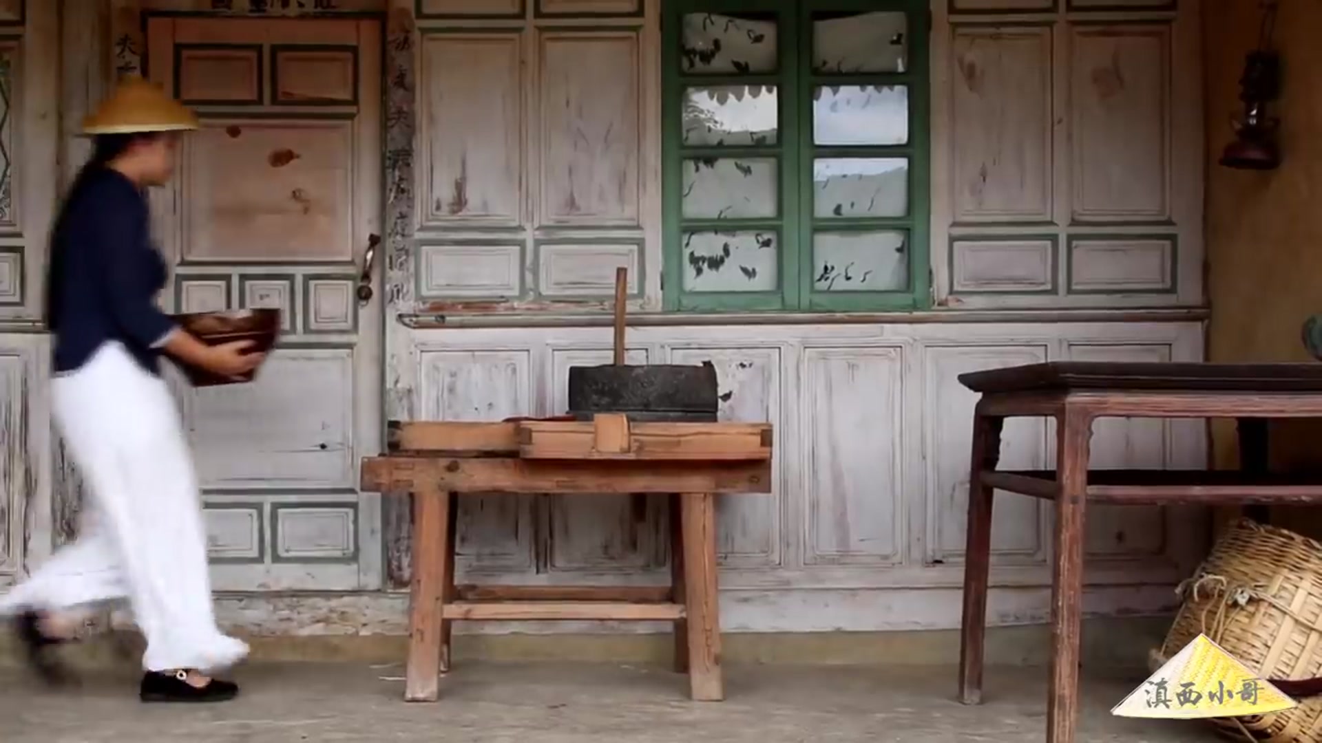 Video thumbnail for 石磨米糕,记忆中最好吃的零食。【滇西小哥】 (720p 25fps)