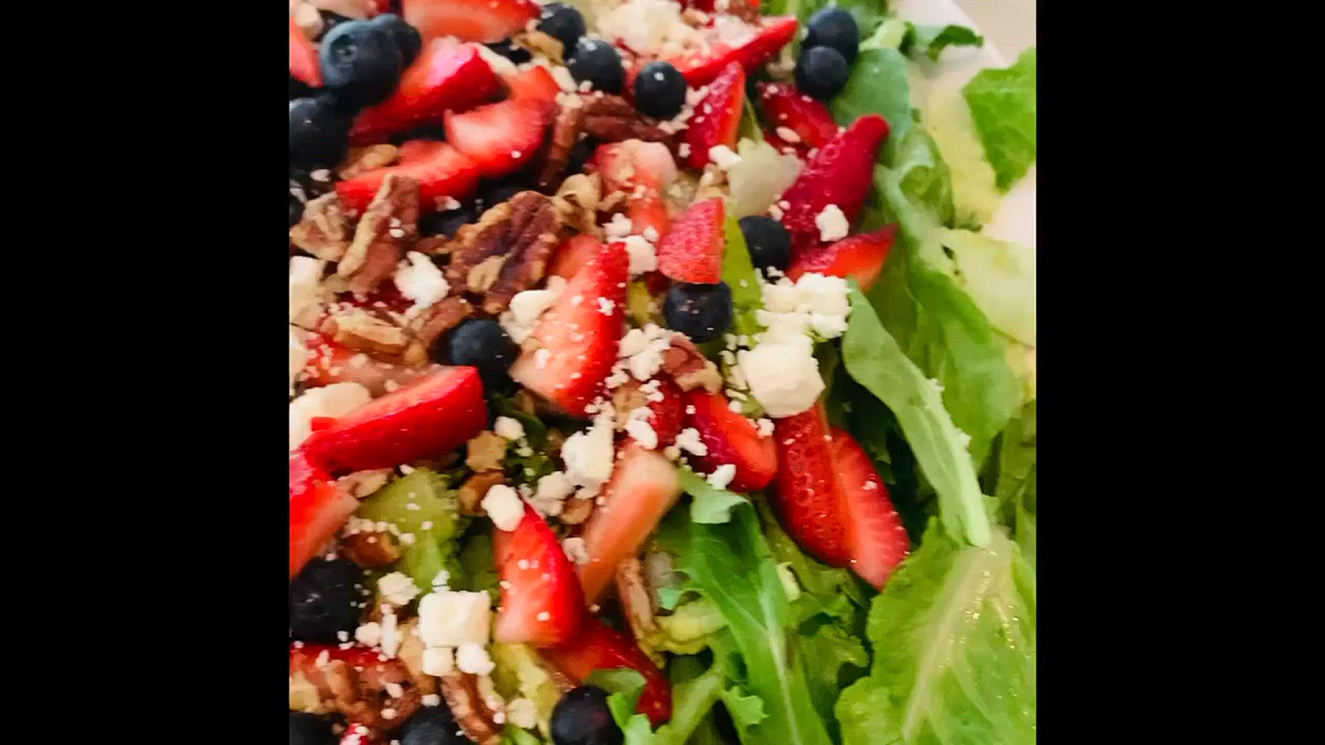 Video thumbnail for SIMPLE BERRY SALAD