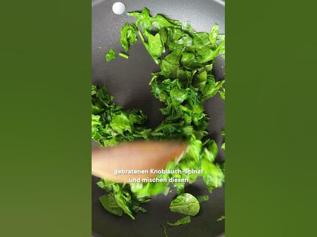 'Video thumbnail for SO wird deine Kräuterbutter schön grün! #foodhack'