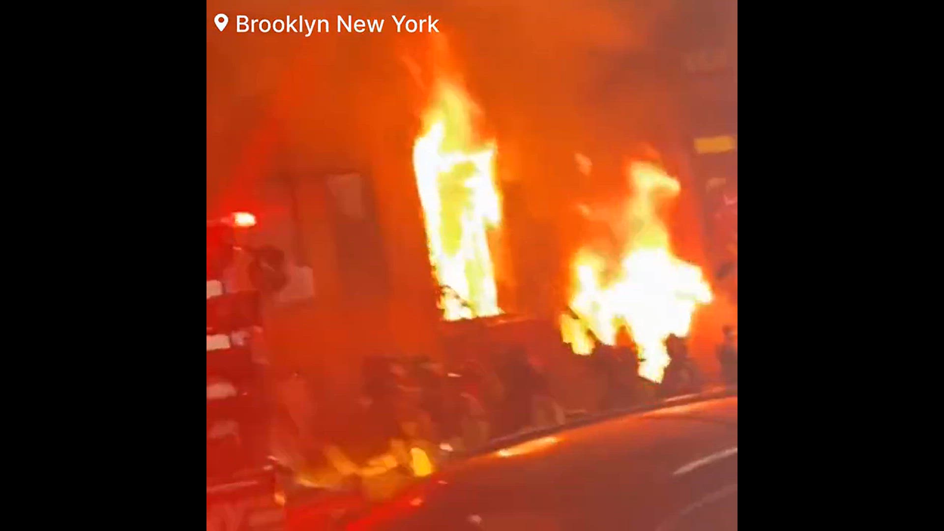 Video thumbnail for 3 dead, 14 injured in Crown Heights apartment fire
