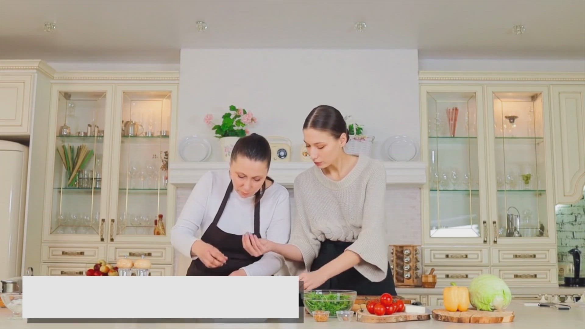 Video thumbnail for How to Make Granny's Chicken and Dumplings: A Comforting Family Recipe