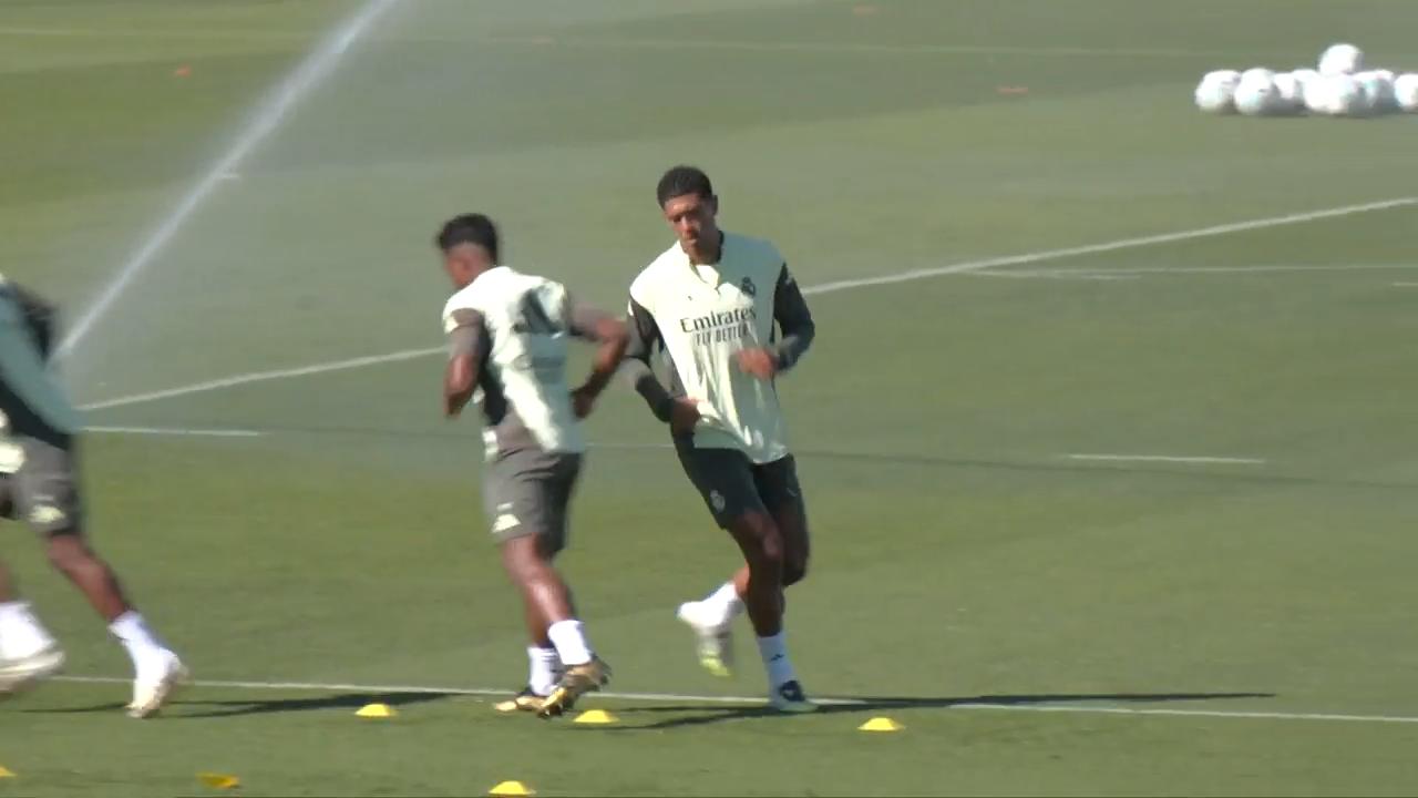 Video thumbnail for Bellingham, Vinicius and Mbappe lead Real Madrid training to face Levante in La Liga