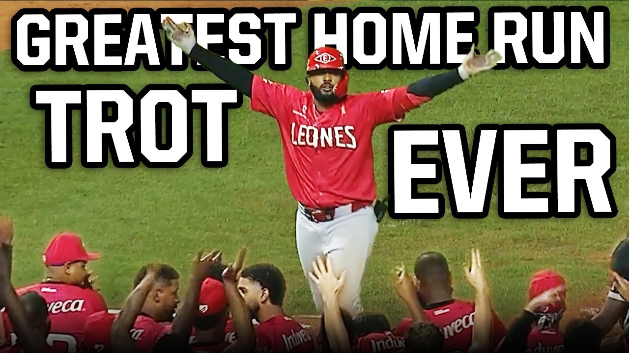 Video thumbnail for Longest home run trot in baseball history | Things You Missed