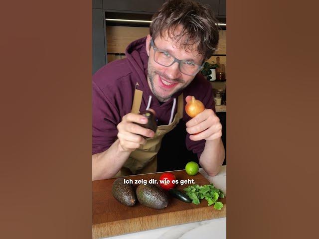 'Video thumbnail for Schnelles Guacamole-Rezept mit Tomaten #shorts'