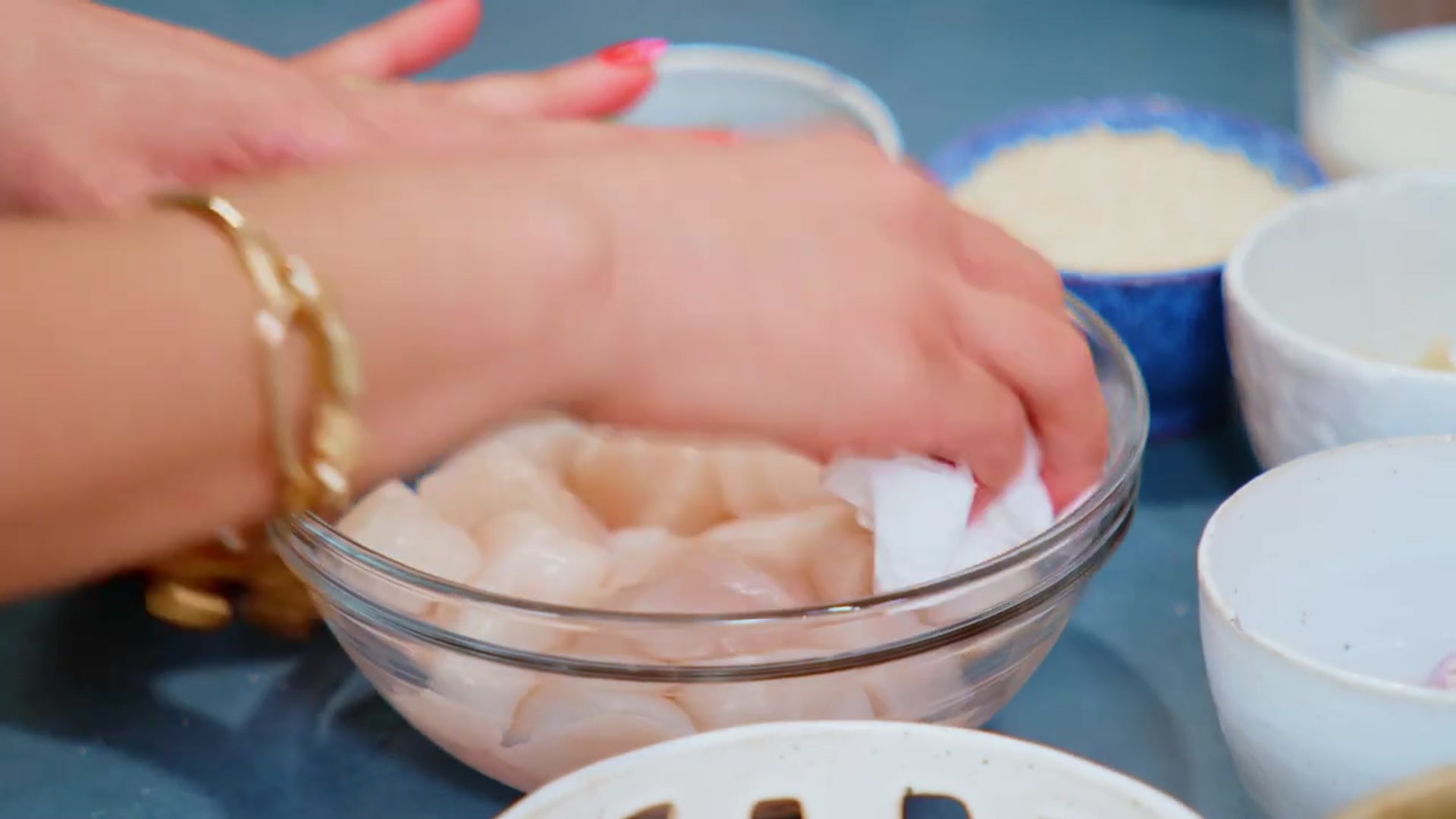 Video thumbnail for EASY Pasta Recipe with Scallops (Scallop Pasta) (720p 24fps)