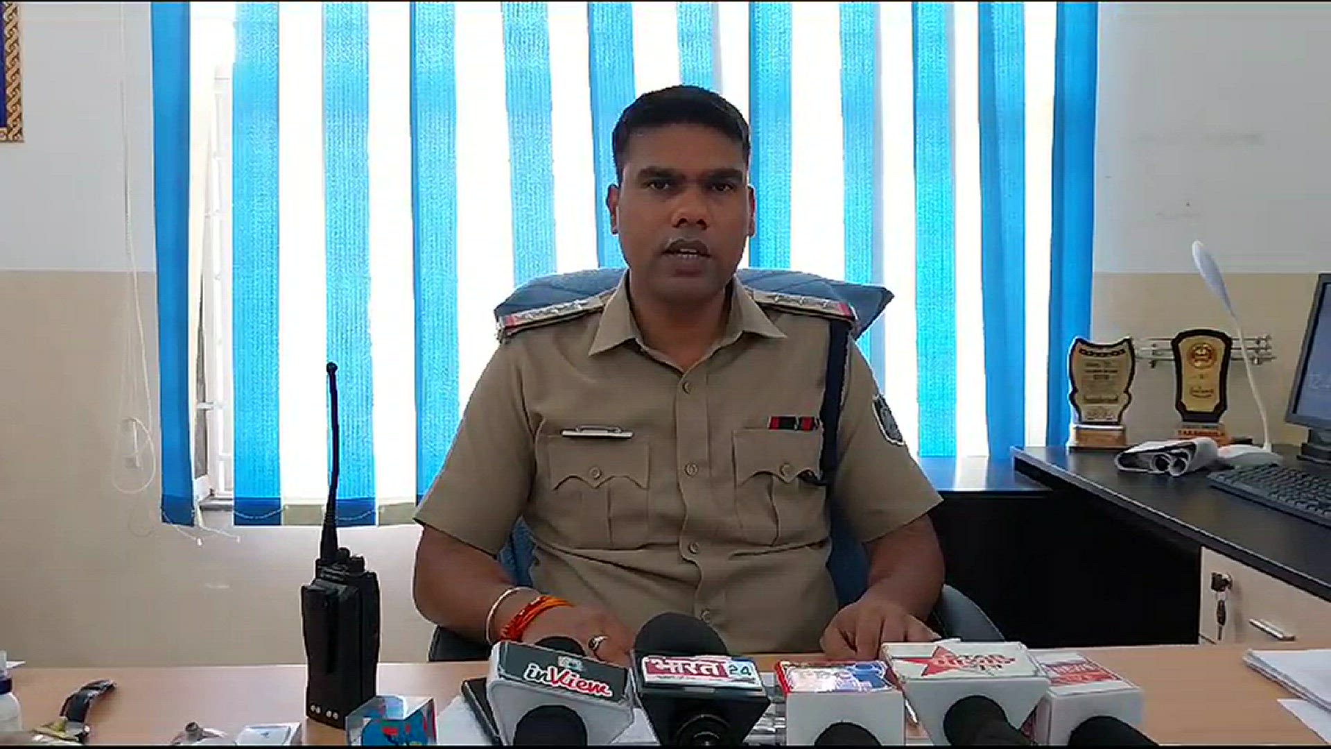 'Video thumbnail for स्कूल में दो छात्रों के बीच मारपीट, परिजनों की शिकायत पुलिस ने किया मामला दर्ज '