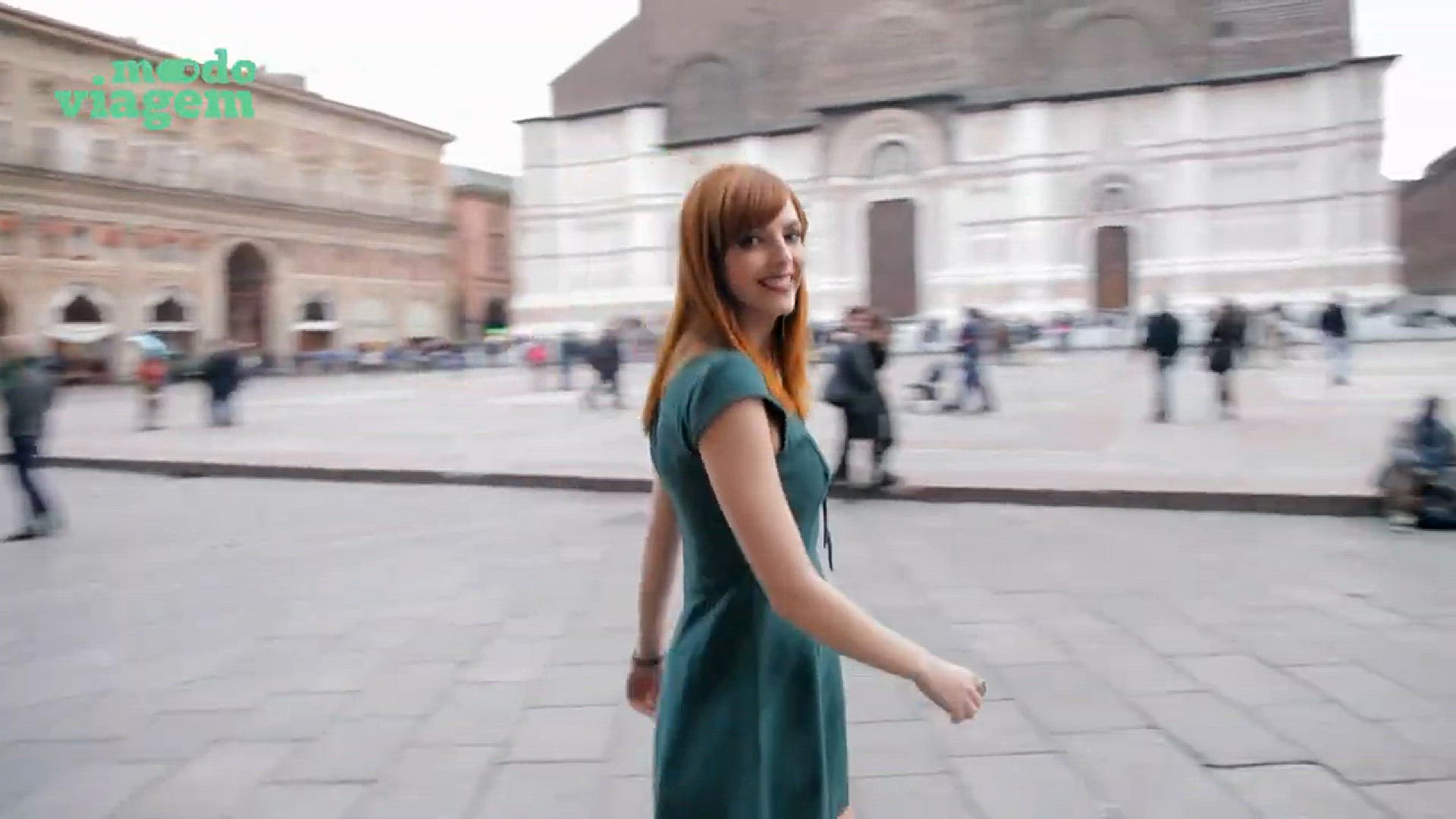 'Video thumbnail for Bolonha: Onde o Antigo e o Moderno se Encontram na Itália! 🇮🇹✨'
