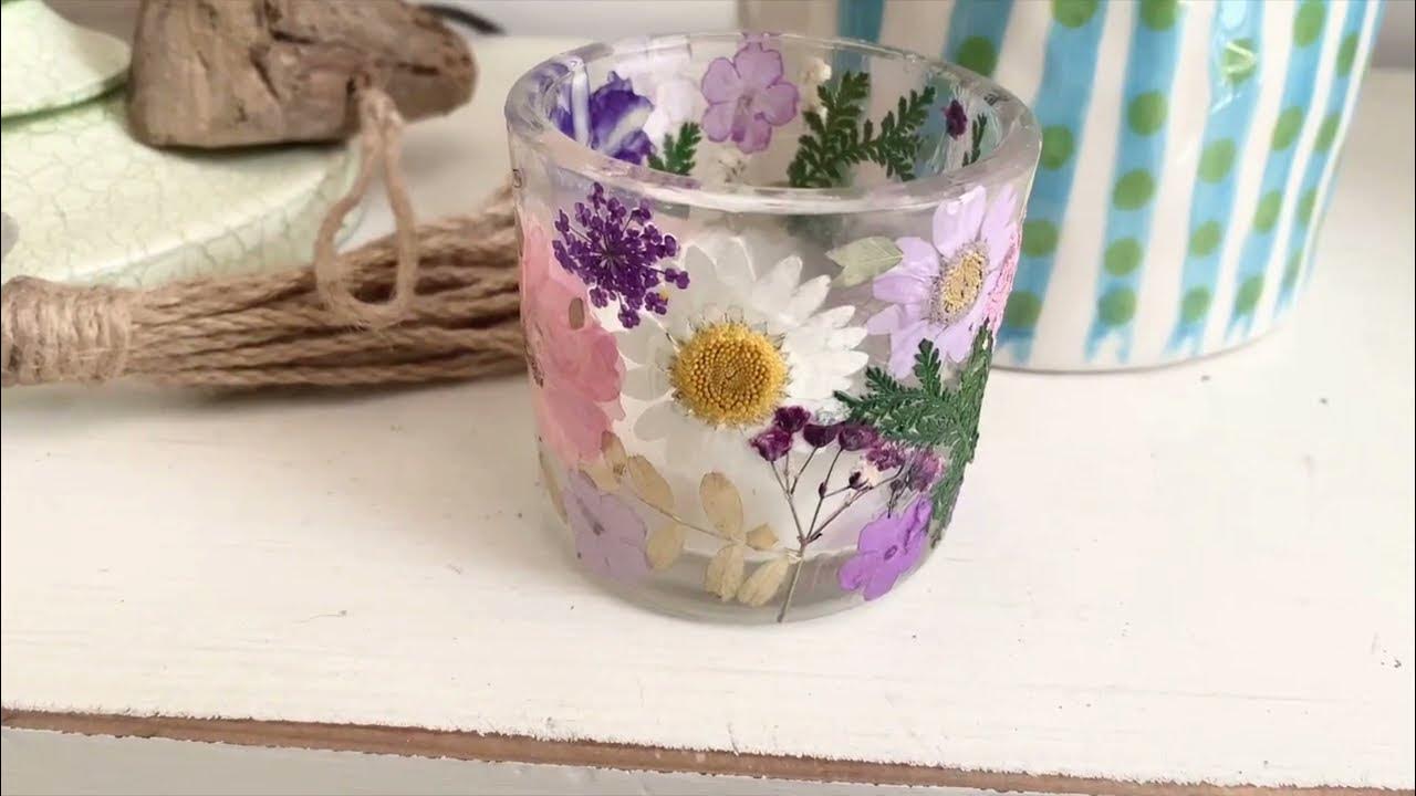 'Video thumbnail for Como colar enfeites com parafina para decorar velas e vidros'