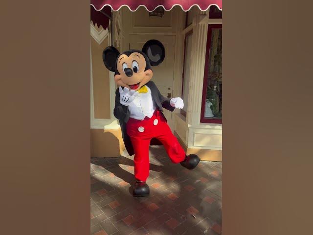 'Video thumbnail for Mickey Mouse at Disneyland🥁 #disney #disneyland #disneycharacters #mainstreetusa #shorts'