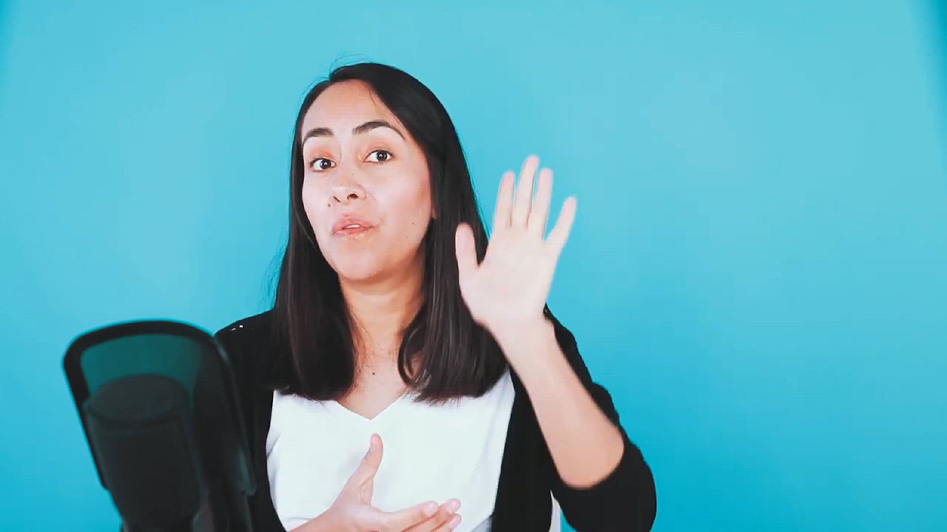 'Video thumbnail for How to create videos from your MOBILE PHONE with Canva (5 Tricks you need to know!)'