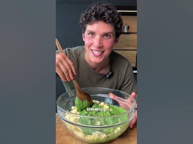 'Video thumbnail for Pasta-Liebe mit @Max_LaManna 💚 #shorts'