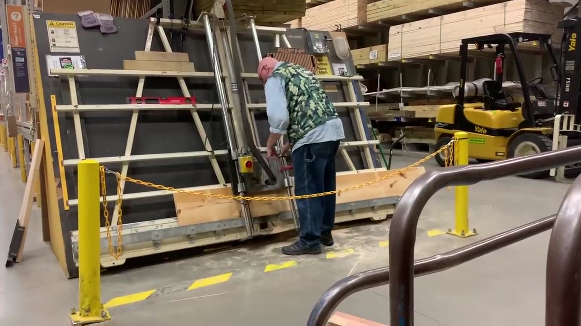 Video thumbnail for FANCY CHEAP GIFT IDEAS π DIY Serving Boards 3 Ways(720P_HD)