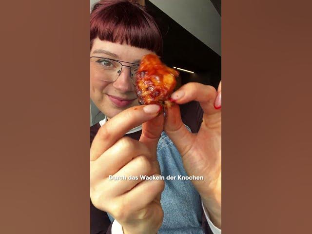 'Video thumbnail for Dieser Chicken Wings Hack macht dein Leben leichter! #shorts'