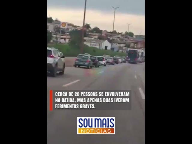 'Video thumbnail for Ônibus perde freio e esmaga carros no Anel Rodoviário de Belo Horizonte'