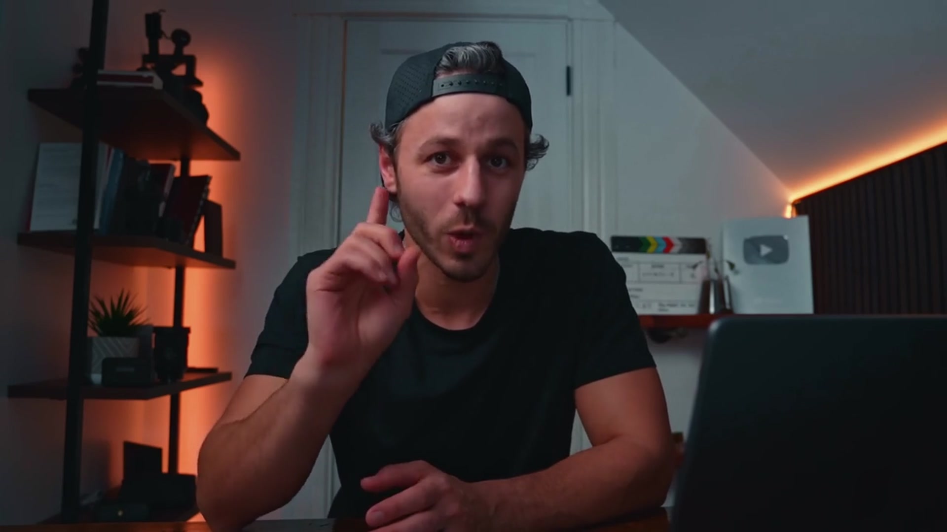 'Video thumbnail for gabe bult: easiest side hustle to start in 2025: $15k+ made (untapped)'