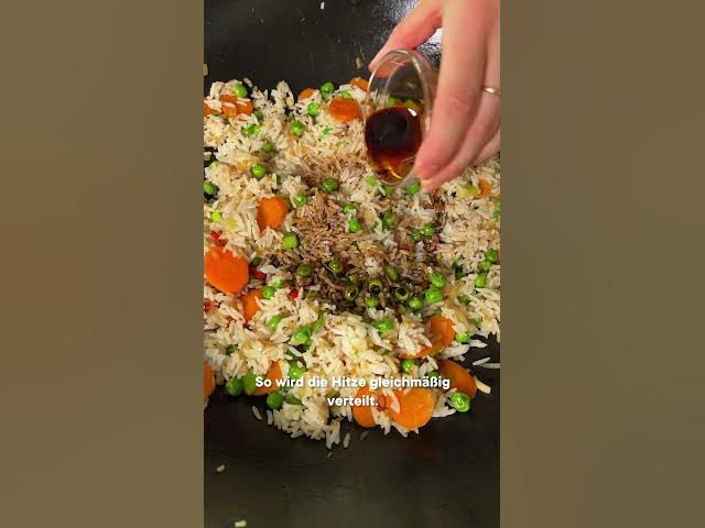 'Video thumbnail for Nasi Goreng – schnell und vielseitig! #kitchenstories #anyonecancook #siemenshome #enjoysiemens'