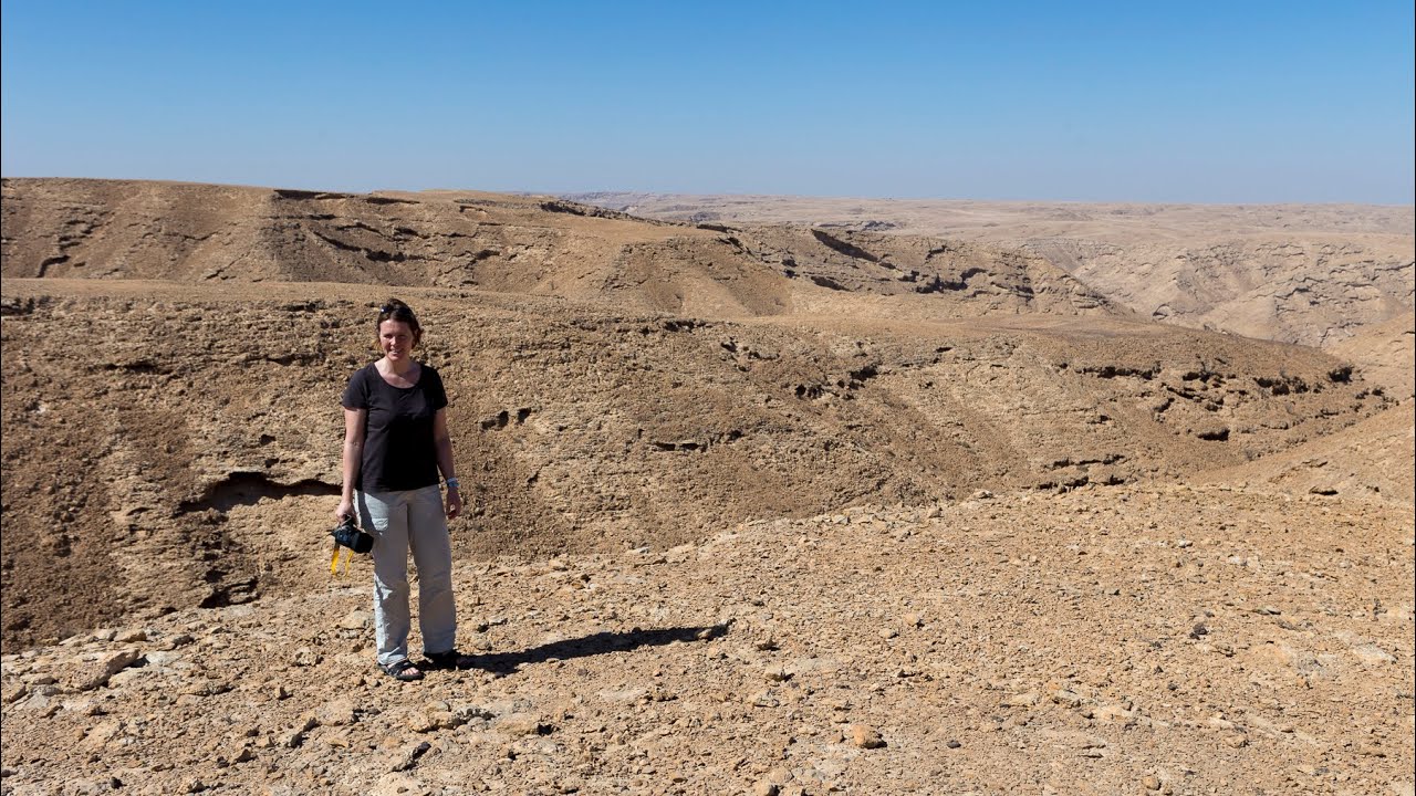 'Video thumbnail for Wadi Ayun in der Halbwüste Nejd des Oman'