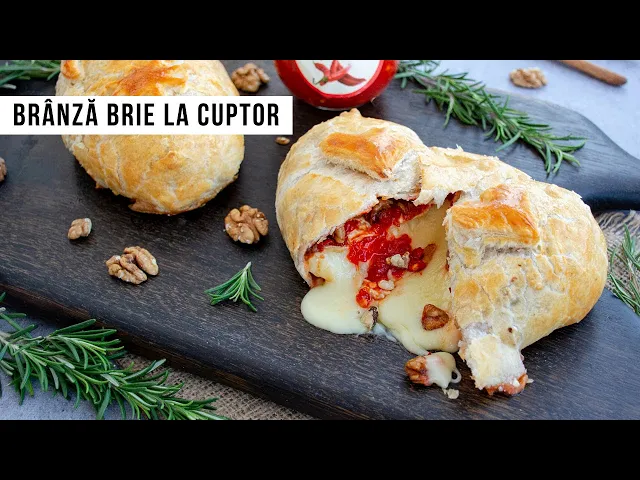 'Video thumbnail for Brânză Brie la cuptor cu dulceață de ardei iuți'
