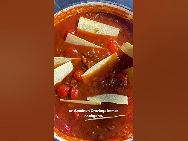 'Video thumbnail for LAZY ONE POT LASAGNE für Faule 👀 #shorts #lasagne #yummy #onepotmeal #comfortfood'