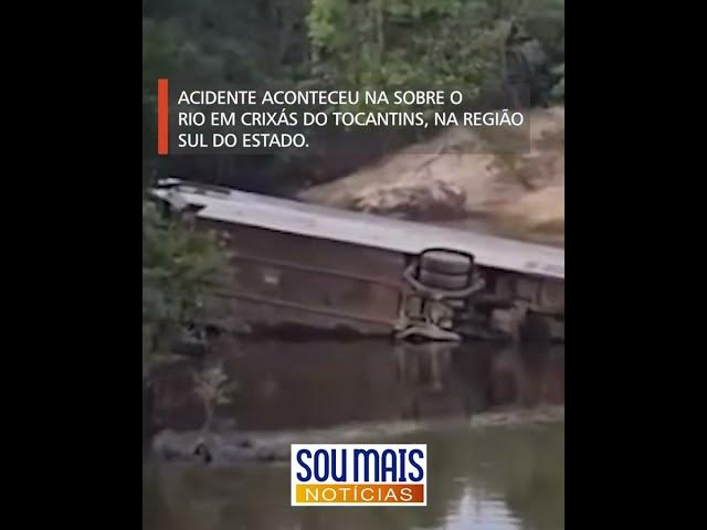'Video thumbnail for Ônibus cai de ponte e deixa três mortos e dois feridos na BR-153'