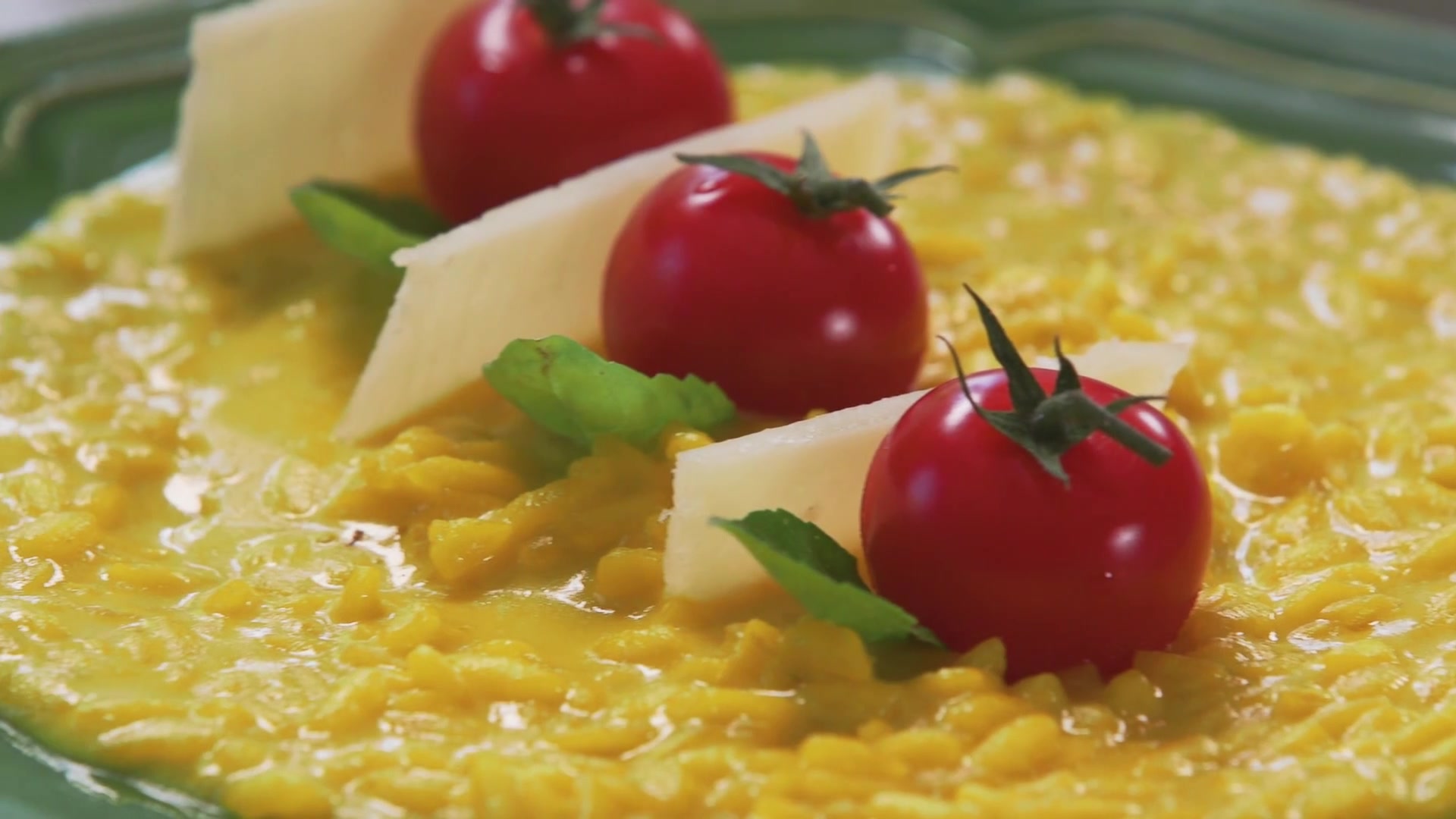 Video thumbnail for How To Make Risotto Milanese | Recipe - GoodtoKnow (1080p)