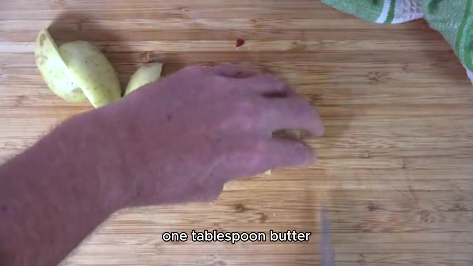 Video thumbnail for Pork chops with apple sauce recipe