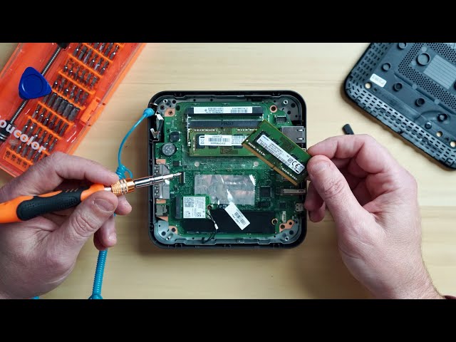 'Video thumbnail for How To Easily Upgrade The RAM On A CTL Chromebox CBx2'