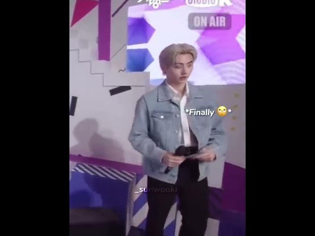 Video thumbnail for They’re so done with being MCs 🤣 #enhypen #ive #sunghoon #wonyoung