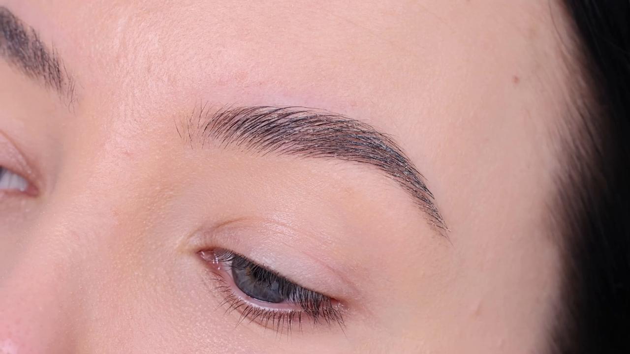 Video thumbnail for Fluffy Eyebrows Tutorial | Trying the new Benefit Fluff Up Brow Wax