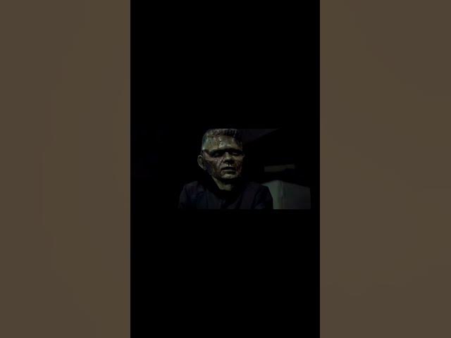'Video thumbnail for PAGUE PARA ENTRAR, REZE PARA SAIR: Quatro adolescentes com tesão precisam fugir de um Uruk-hai.'