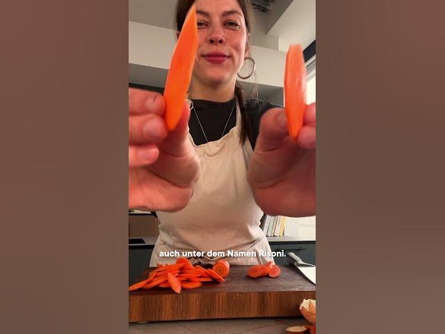 'Video thumbnail for Farbenfrohes Frühlingsrezept: Karotten-Orzo #shorts'