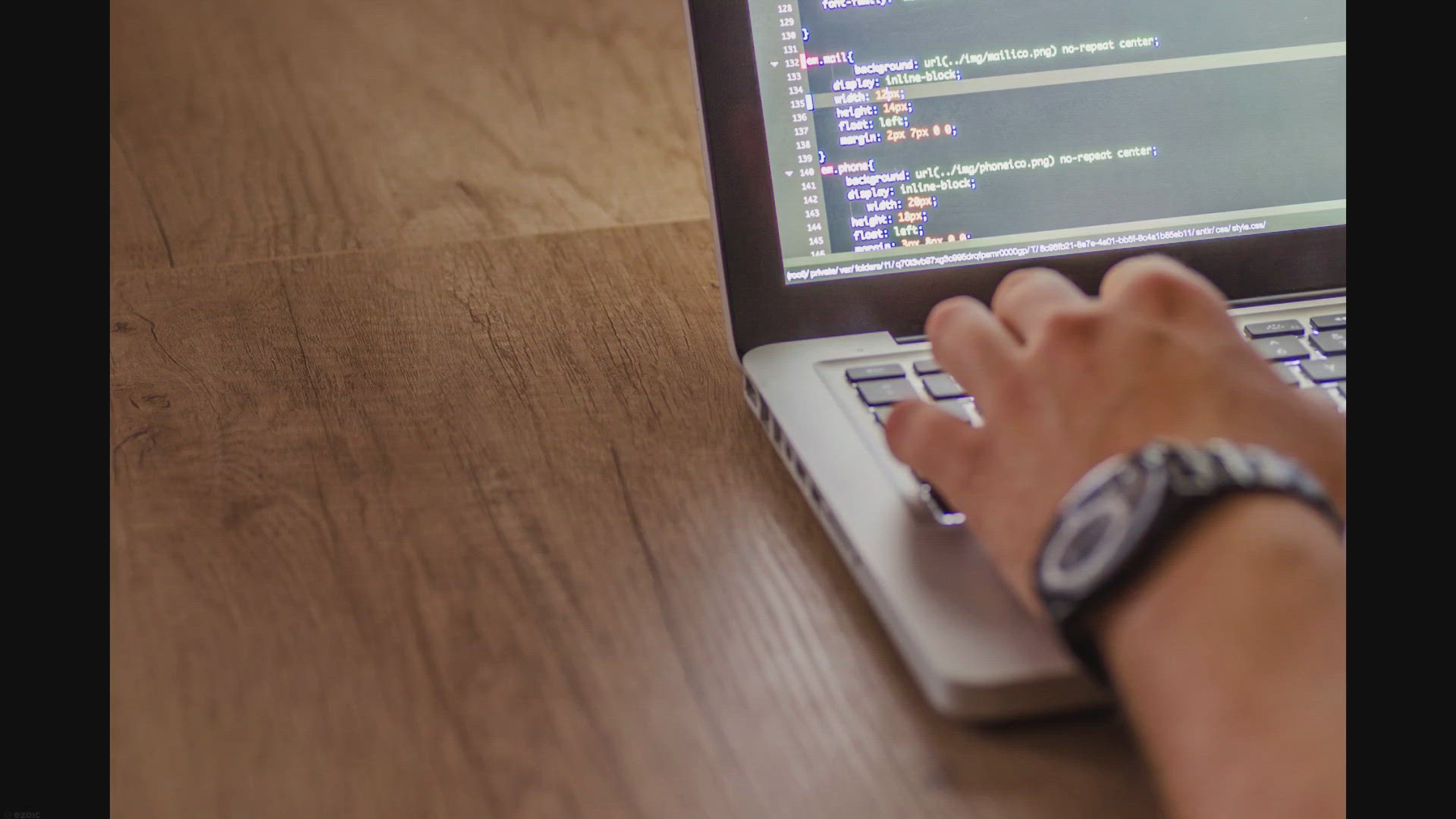 'Video thumbnail for Exploring Lucrative Industries and Niches for Flutter Developers'