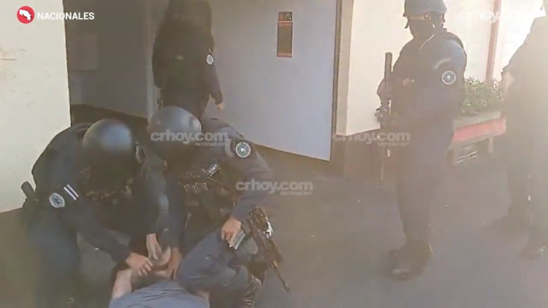 'Video thumbnail for Rescate de joven golpeada por pareja y detención de sujeto en motel'