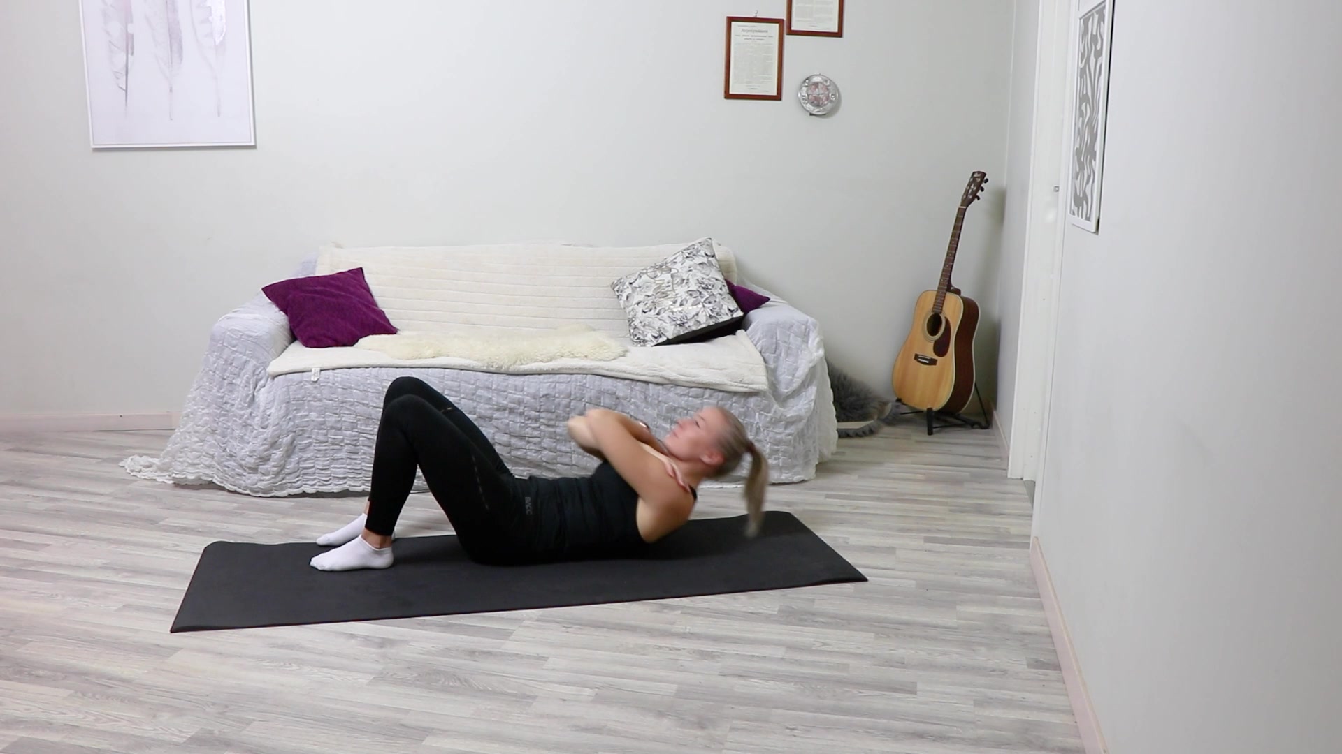 Video thumbnail for 4. Crunches