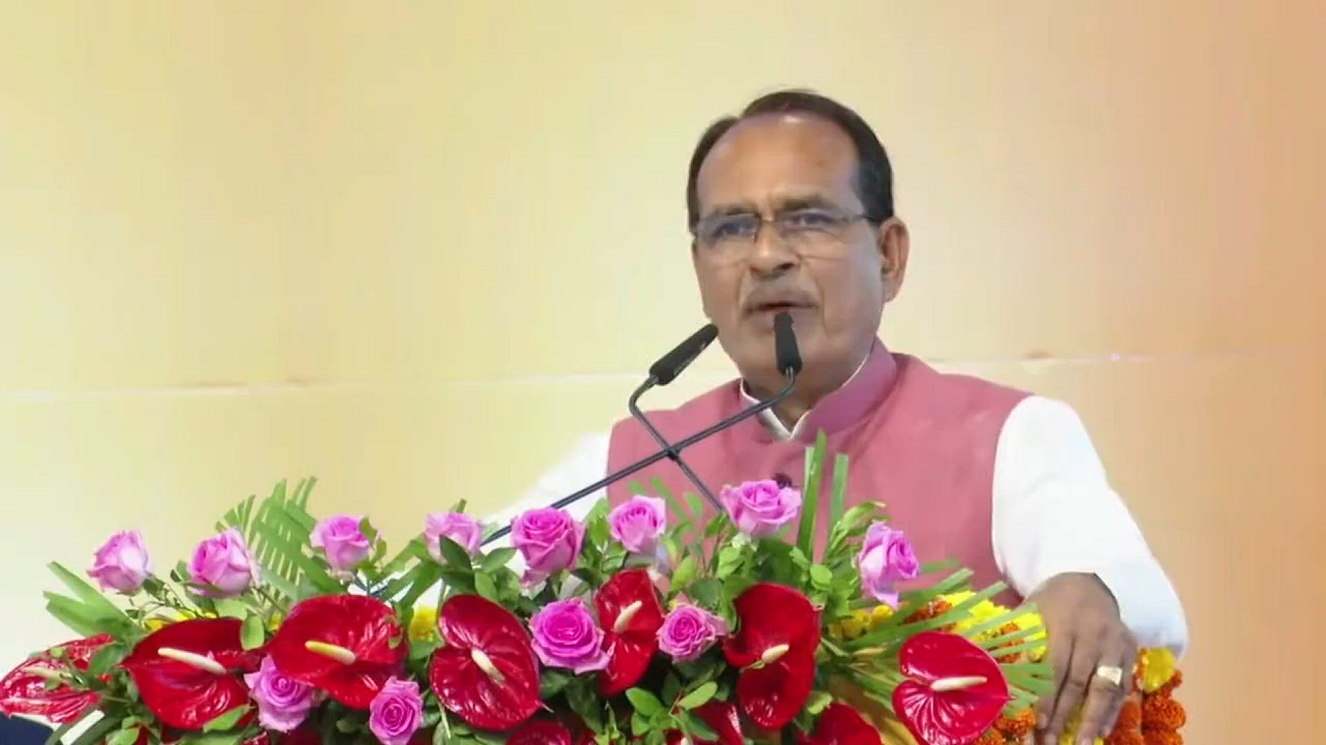 'Video thumbnail for MP Guest Lecturers Salary : शिवराज का ऐलान अतिथि विद्वानों एवं अतिथि व्याख्याताओं को मिलेगा 50 हजार तक वेतन। '
