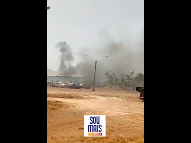 'Video thumbnail for Pátio de veículos é atingido por incêndio de grande proporção em Palmas'